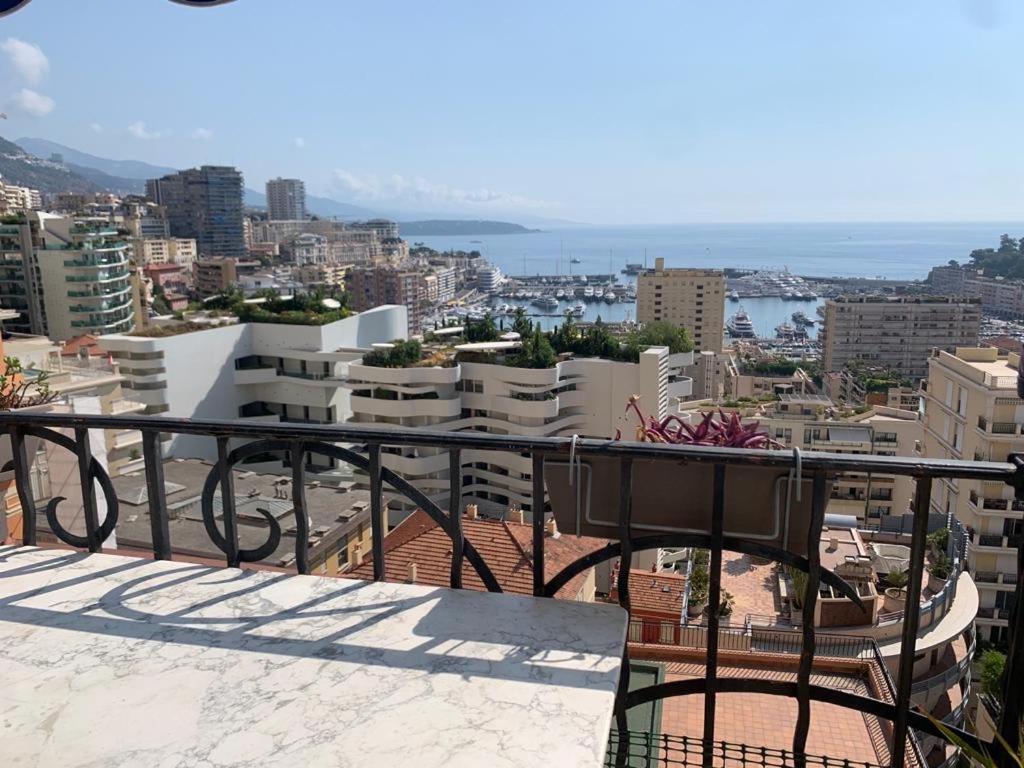 Plein Coeur De Monaco, A 300 Metres A Pied Du Port De Monaco, 4 Pieces Dans Des Escaliers Vue Mer Exceptionnelle Dış mekan fotoğraf